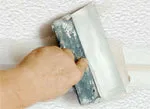 Как заделать трещину на потолке: методы ремонта