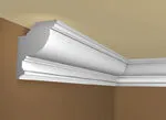 Как правильно клеить потолочный плинтус на разные виды потолка