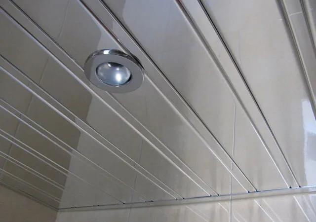 Реечный потолок в ванной комнате: 4 Шага к безупречному результату. Установка своими руками