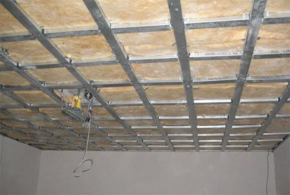 Что первое – потолок или стены – при обычном ремонте?
