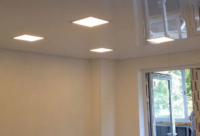 Квадратные светильники в натяжной потолок: люстры, точечные .