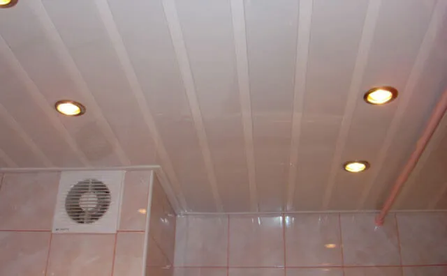 Установка пластиковых панелей в ванной (инструкция)