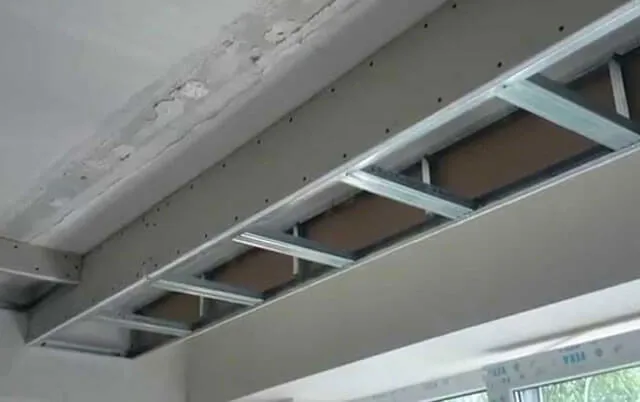 Натяжной потолок с подсветкой монтаж светодиодной ленты изнутри по периметру