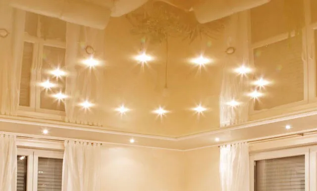 Освние натяжных потолков: варианты света в комнате с натяжным .
