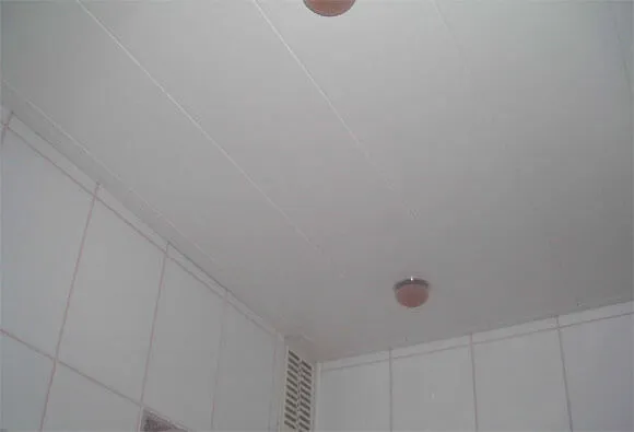 Потолок в ванной из пластиковых панелей: как сделать своими руками | dentalart-nn.ru
