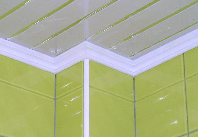 Отделка потолка панелями ПВХ своими руками: как обшить потолок пластиком,  как правильно обшить потолок пластиковыми панелями, как подшить, отделать,  подшивка