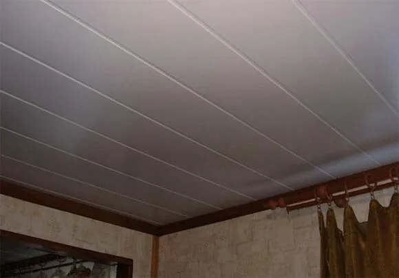 Инструкции по монтажу пластиковых панелей в ванной на стены и потолок разными способами