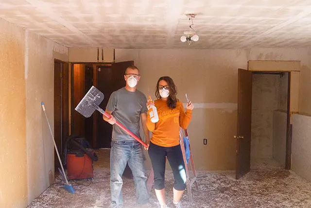 Очистка потолка от побелки: как отмыть побелку с потолка, как правильно .